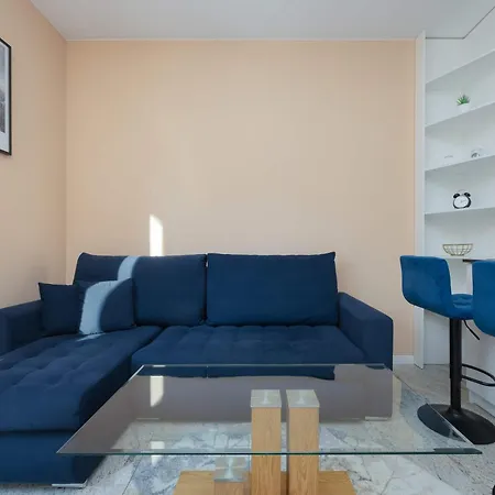 Bright Przyokopowa In The Centre Of With Parking By Renters *