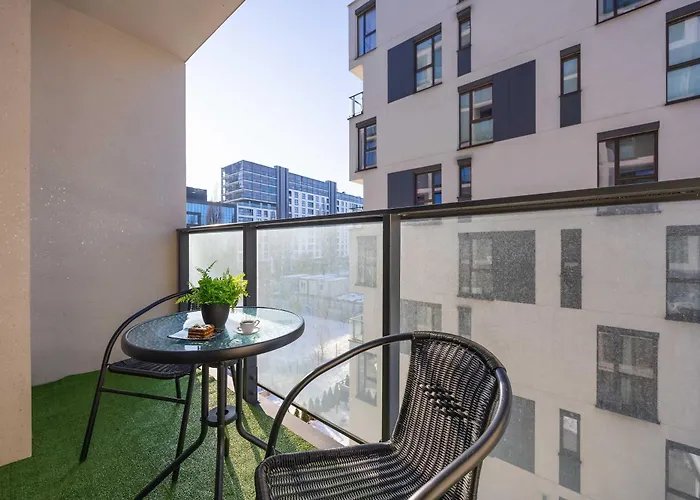 Bright Przyokopowa In The Centre Of With Parking By Renters