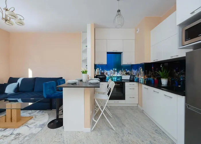 Bright Przyokopowa In The Centre Of With Parking By Renters