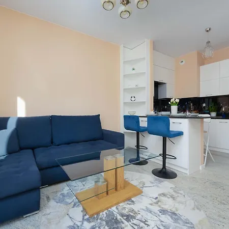 Bright Przyokopowa In The Centre Of With Parking By Renters Apartman *